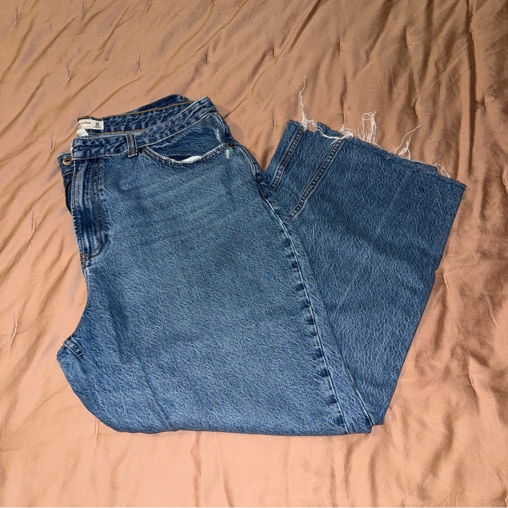Abercrombie Curve Love Loose high rise jeans! - Picture 7 of 10